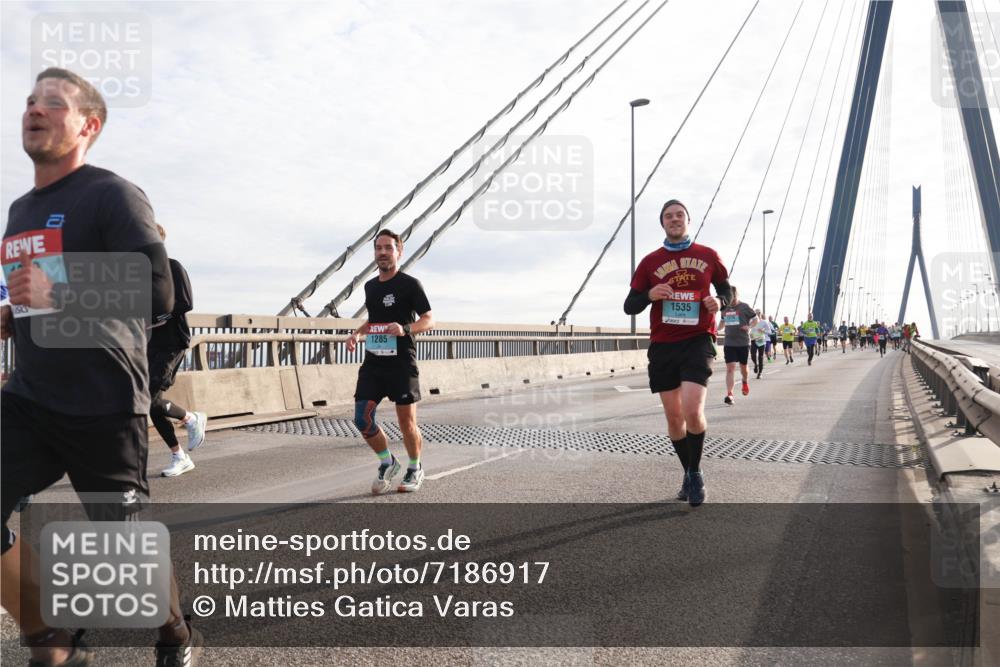 03.10.2024 - Köhlbrandbrückenlauf Matties Gatica Varas http://msf.ph/oto/7186917 03.10.2024 09:26:09 Position 2 18, 1285, 1535 meine-sportfotos.de