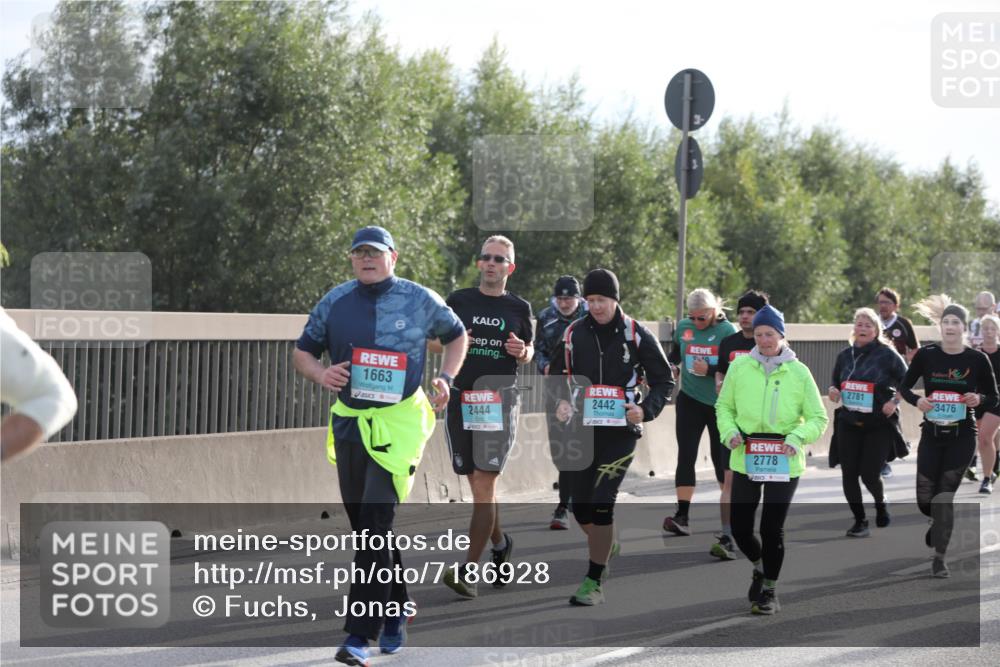 03.10.2024 - Köhlbrandbrückenlauf Fuchs,  Jonas http://msf.ph/oto/7186928 03.10.2024 09:21:20 Position 3 1663, 2444, 2442, 1, 2778, 2781, 3476 meine-sportfotos.de