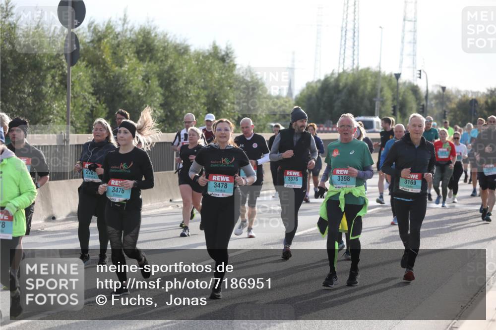 03.10.2024 - Köhlbrandbrückenlauf Fuchs,  Jonas http://msf.ph/oto/7186951 03.10.2024 09:21:21 Position 3 8, 2781, 3476, 3478, 3376, 3398, 3169 meine-sportfotos.de