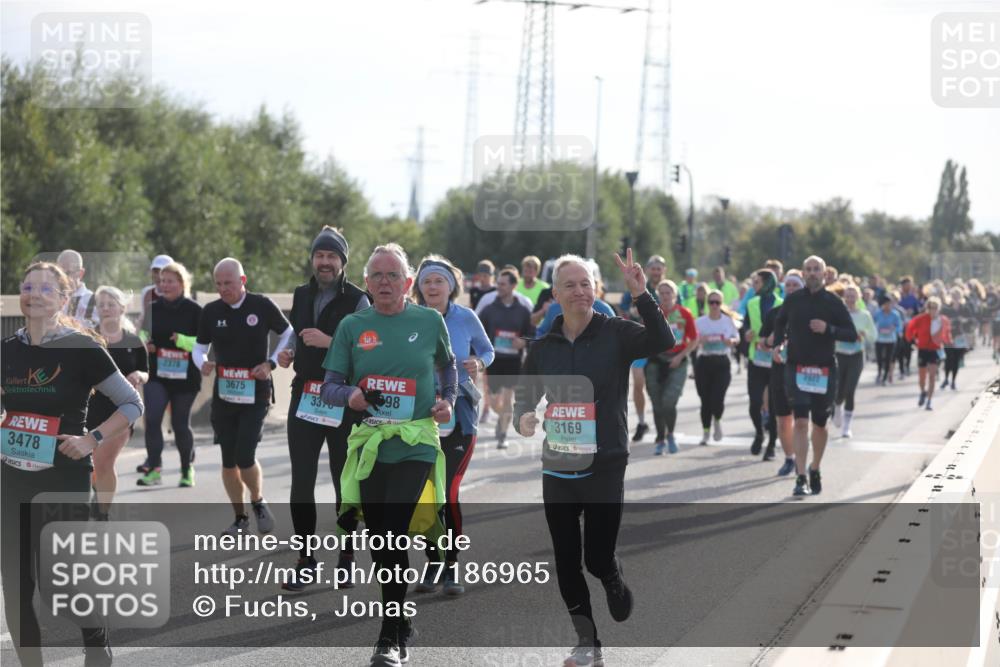 03.10.2024 - Köhlbrandbrückenlauf Fuchs,  Jonas http://msf.ph/oto/7186965 03.10.2024 09:21:22 Position 3 3478, 2378, 3675, 3310, 98, 3169 meine-sportfotos.de