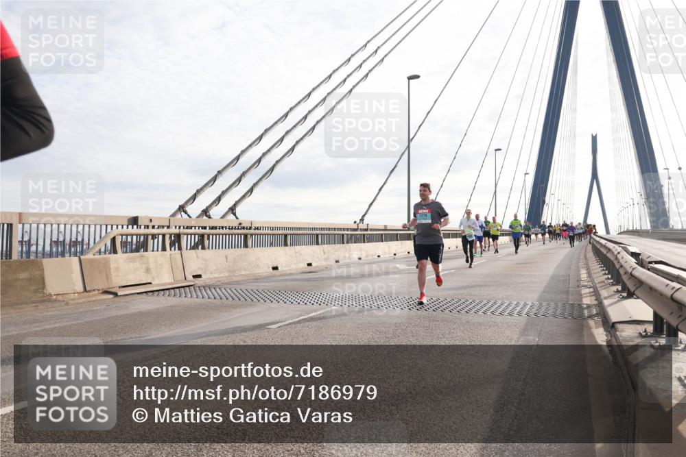 03.10.2024 - Köhlbrandbrückenlauf Matties Gatica Varas http://msf.ph/oto/7186979 03.10.2024 09:26:10 Position 2 1279 meine-sportfotos.de