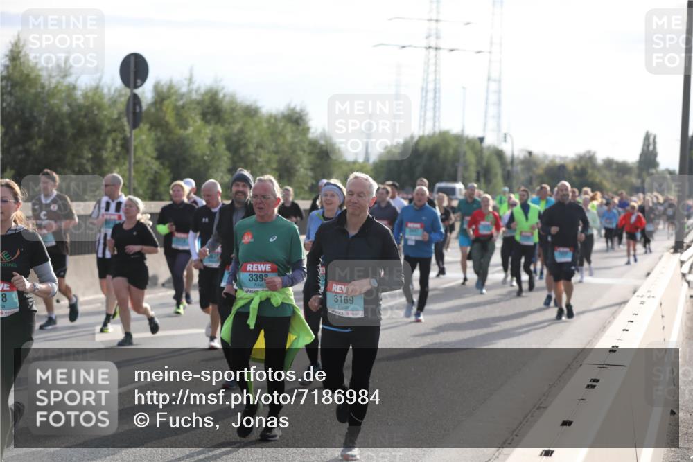 03.10.2024 - Köhlbrandbrückenlauf Fuchs,  Jonas http://msf.ph/oto/7186984 03.10.2024 09:21:23 Position 3 8, 3399, 3169, 11 meine-sportfotos.de