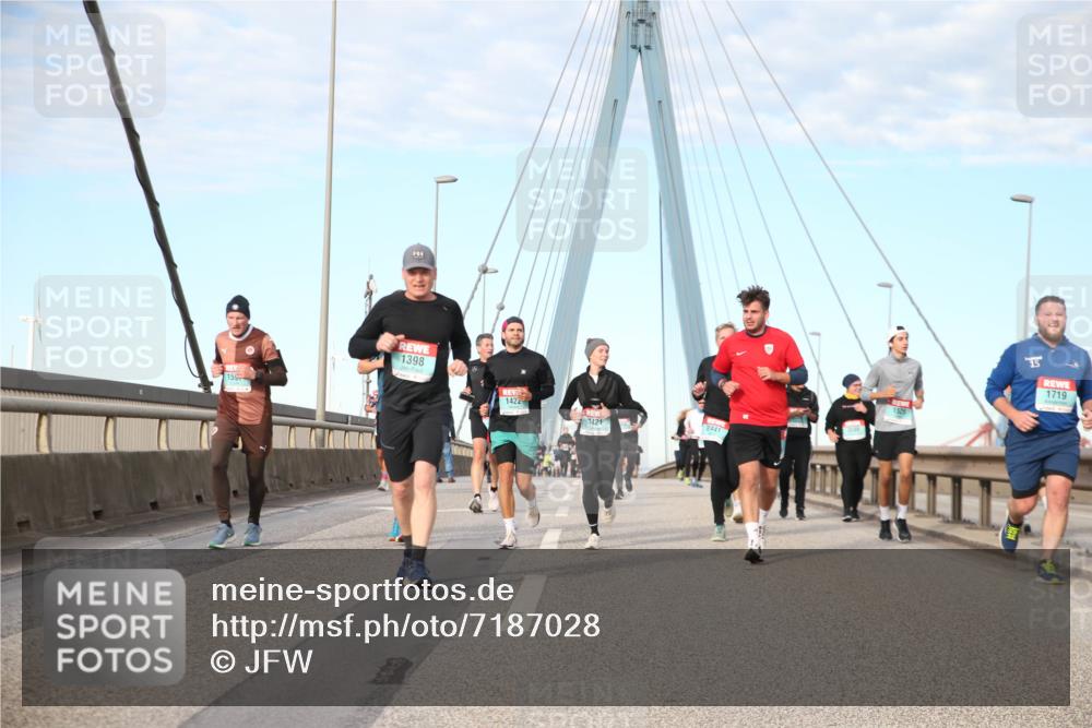 03.10.2024 - Köhlbrandbrückenlauf Jannik Wohlers http://msf.ph/oto/7187028 03.10.2024 09:44:21 Position 2 159, 1398, 1422, 1421, 2441, 15, 1719 meine-sportfotos.de