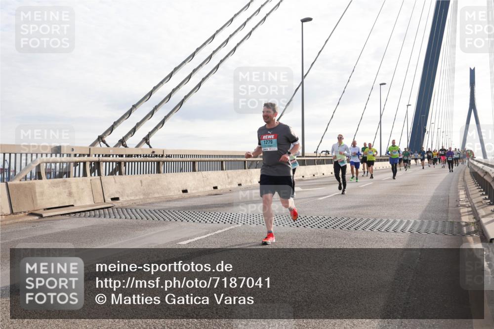 03.10.2024 - Köhlbrandbrückenlauf Matties Gatica Varas http://msf.ph/oto/7187041 03.10.2024 09:26:11 Position 2 1279 meine-sportfotos.de