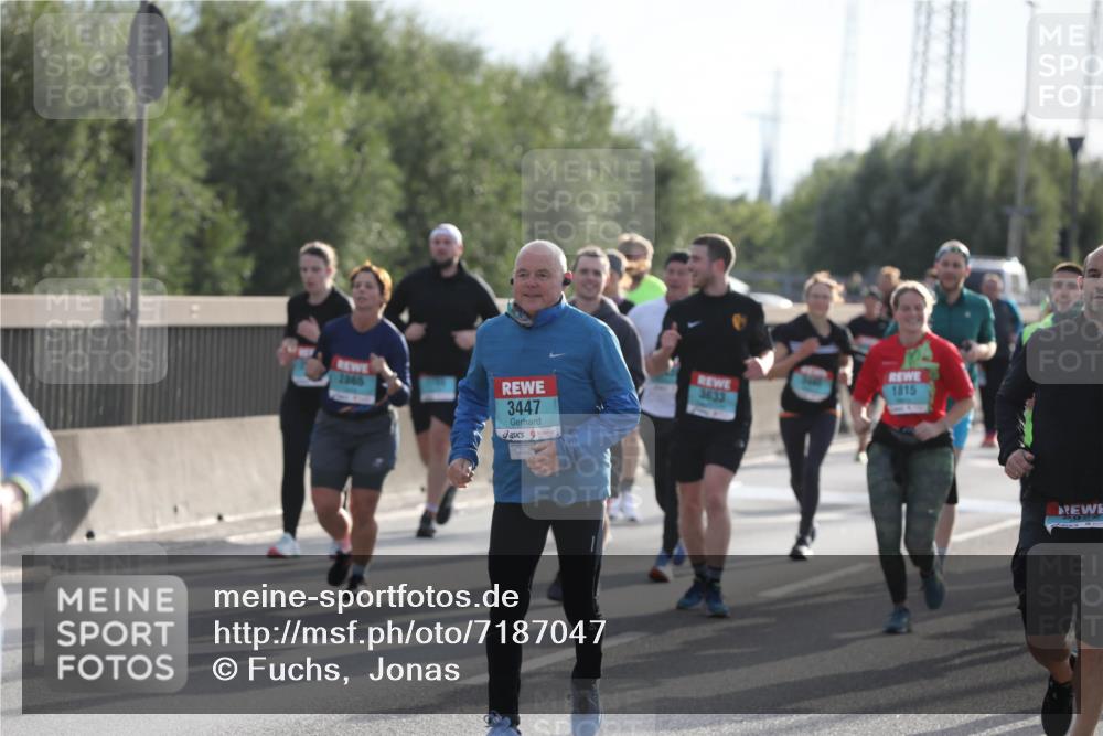 03.10.2024 - Köhlbrandbrückenlauf Fuchs,  Jonas http://msf.ph/oto/7187047 03.10.2024 09:21:26 Position 3 2865, 3447, 1815, 3633 meine-sportfotos.de