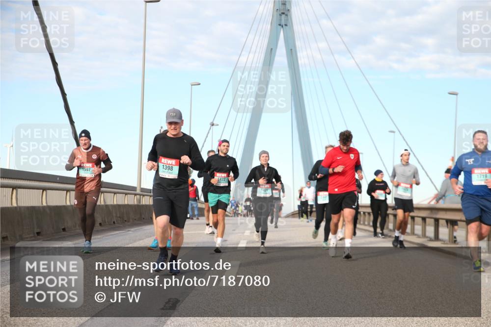 03.10.2024 - Köhlbrandbrückenlauf Jannik Wohlers http://msf.ph/oto/7187080 03.10.2024 09:44:22 Position 2 1398, 1597, 422, 1421, 2441, 15, 1719 meine-sportfotos.de