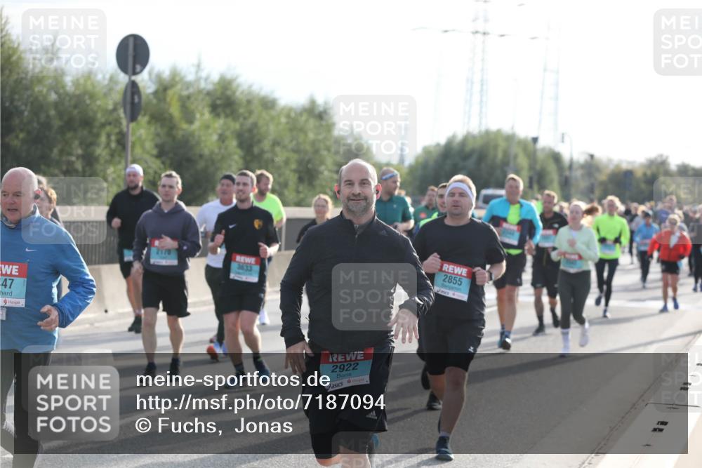 03.10.2024 - Köhlbrandbrückenlauf Fuchs,  Jonas http://msf.ph/oto/7187094 03.10.2024 09:21:28 Position 3 47, 2170, 3633, 2922, 2855, 1 meine-sportfotos.de