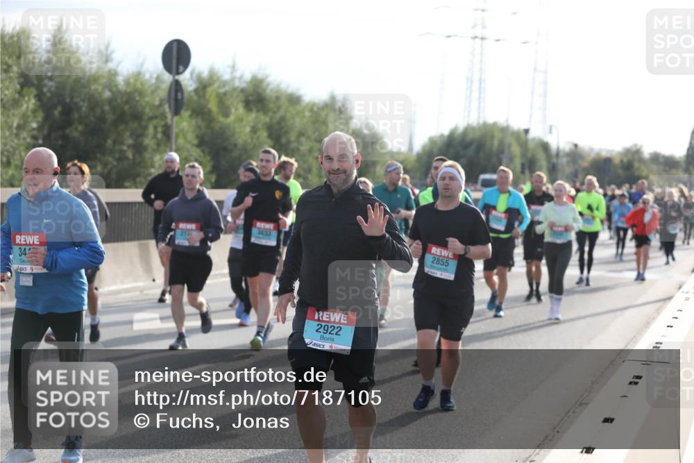 03.10.2024 - Köhlbrandbrückenlauf Fuchs,  Jonas http://msf.ph/oto/7187105 03.10.2024 09:21:28 Position 3 34, 3633, 21, 2922, 2855, 11 meine-sportfotos.de
