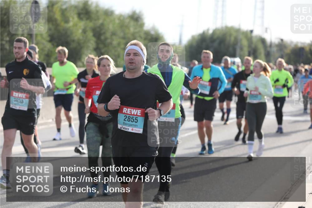 03.10.2024 - Köhlbrandbrückenlauf Fuchs,  Jonas http://msf.ph/oto/7187135 03.10.2024 09:21:29 Position 3 3633, 2855 meine-sportfotos.de