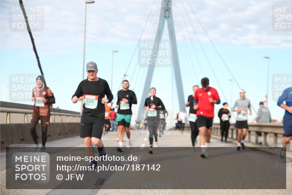 03.10.2024 - Köhlbrandbrückenlauf Jannik Wohlers http://msf.ph/oto/7187142 03.10.2024 09:44:22 Position 2 1398 meine-sportfotos.de