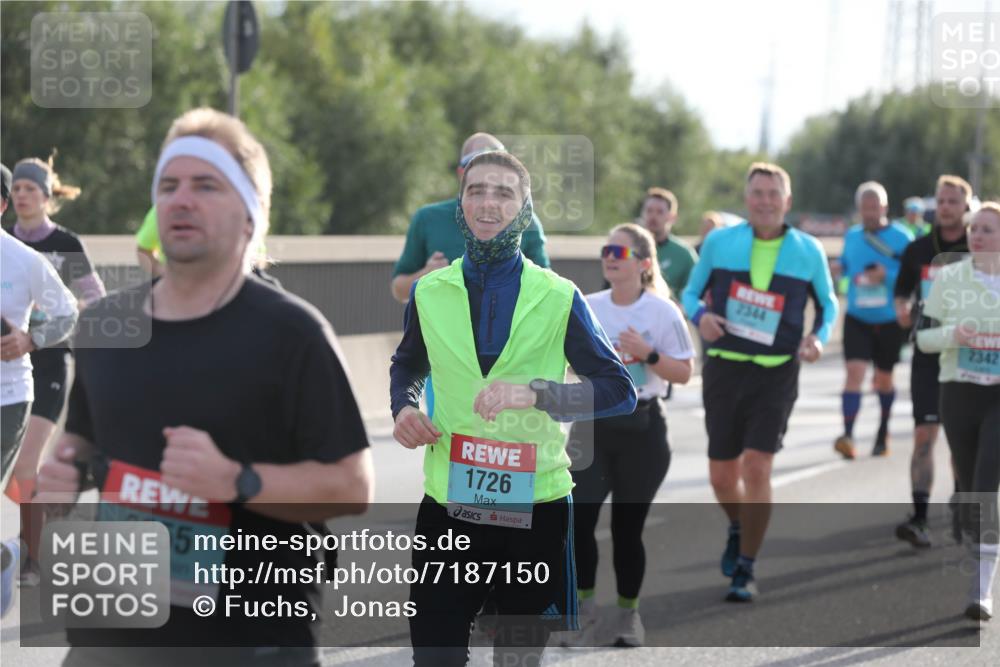 03.10.2024 - Köhlbrandbrückenlauf Fuchs,  Jonas http://msf.ph/oto/7187150 03.10.2024 09:21:30 Position 3 2855, 1726, 2344, 2342 meine-sportfotos.de
