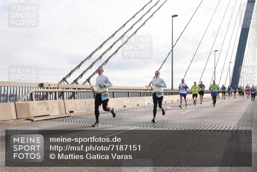 03.10.2024 - Köhlbrandbrückenlauf Matties Gatica Varas http://msf.ph/oto/7187151 03.10.2024 09:26:13 Position 2 1943 meine-sportfotos.de
