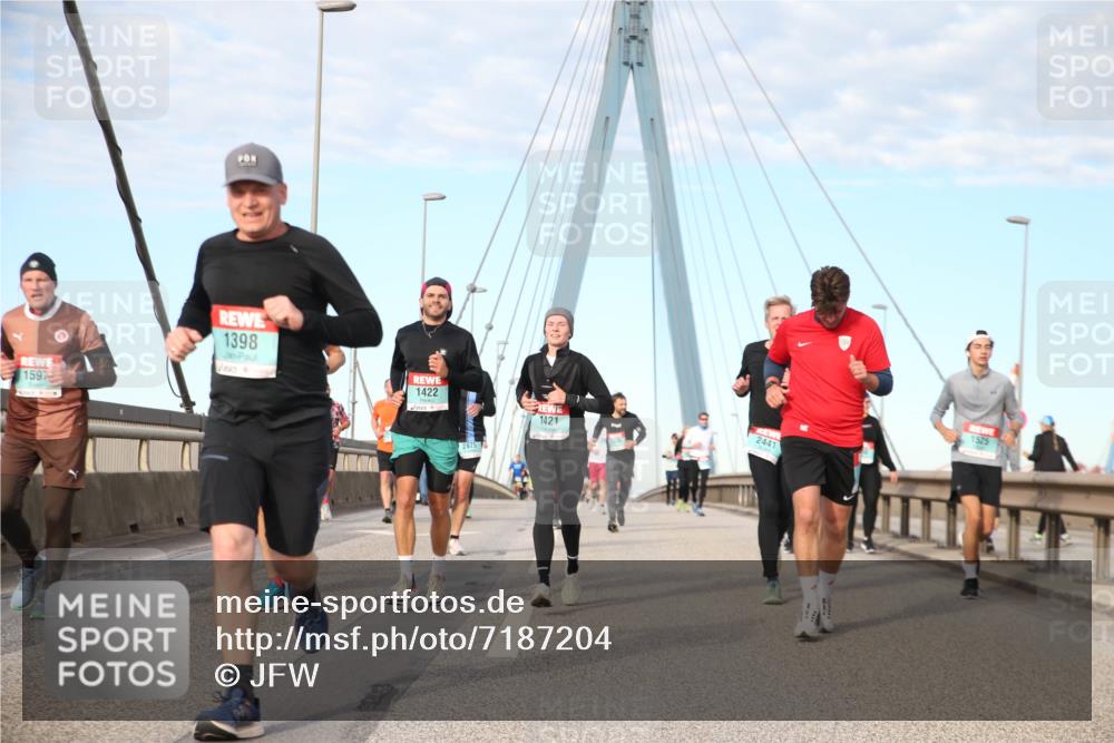 03.10.2024 - Köhlbrandbrückenlauf Jannik Wohlers http://msf.ph/oto/7187204 03.10.2024 09:44:23 Position 2 1398, 1422, 159, 2475, 1421, 2441 meine-sportfotos.de