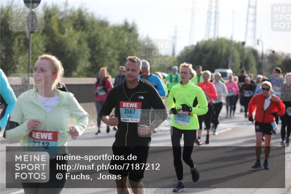 03.10.2024 - Köhlbrandbrückenlauf Fuchs,  Jonas http://msf.ph/oto/7187212 03.10.2024 09:21:34 Position 3 2342, 3567, 2937 meine-sportfotos.de