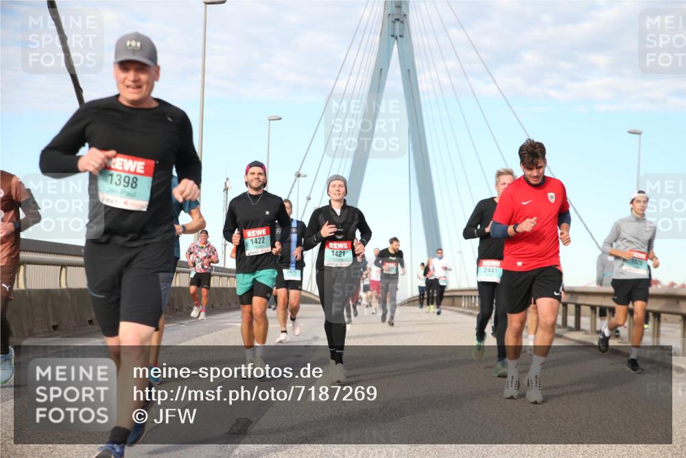 03.10.2024 - Köhlbrandbrückenlauf Jannik Wohlers http://msf.ph/oto/7187269 03.10.2024 09:44:23 Position 2 1398, 1422, 1421, 2441 meine-sportfotos.de
