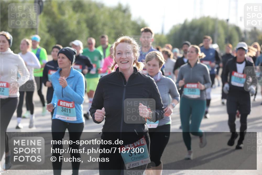 03.10.2024 - Köhlbrandbrückenlauf Fuchs,  Jonas http://msf.ph/oto/7187300 03.10.2024 09:21:41 Position 3 12, 3411, 3162 meine-sportfotos.de