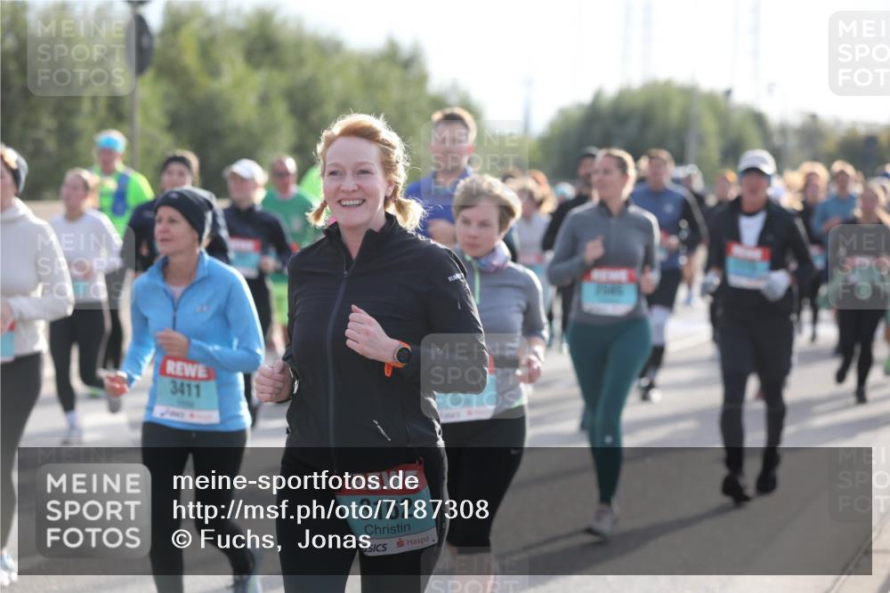 03.10.2024 - Köhlbrandbrückenlauf Fuchs,  Jonas http://msf.ph/oto/7187308 03.10.2024 09:21:41 Position 3 3411, 3162 meine-sportfotos.de