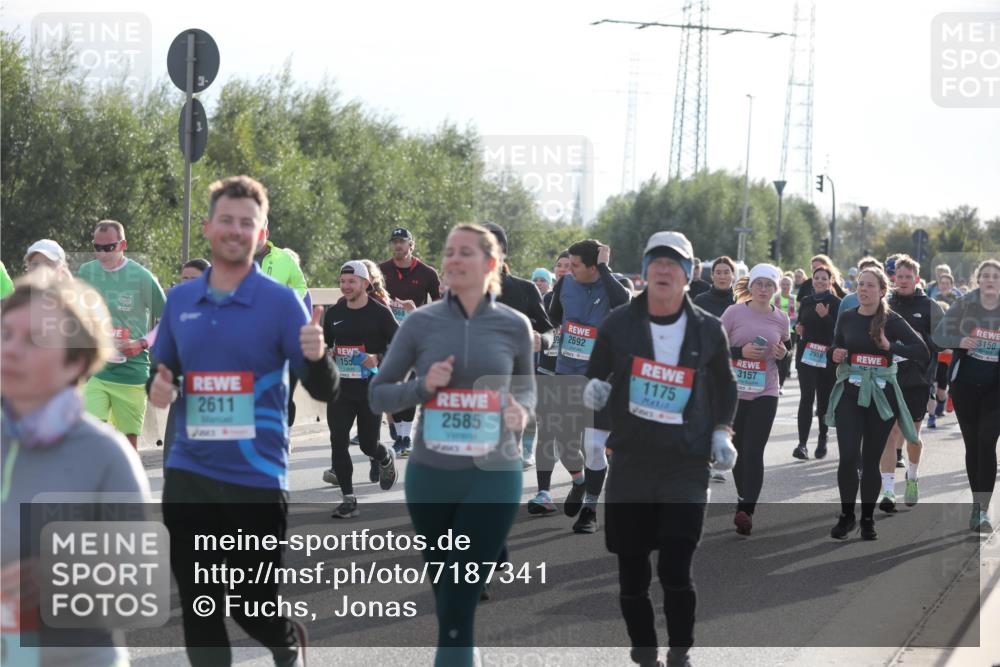 03.10.2024 - Köhlbrandbrückenlauf Fuchs,  Jonas http://msf.ph/oto/7187341 03.10.2024 09:21:43 Position 3 2611, 155, 2585, 3150, 2959, 2692, 3157, 1175 meine-sportfotos.de