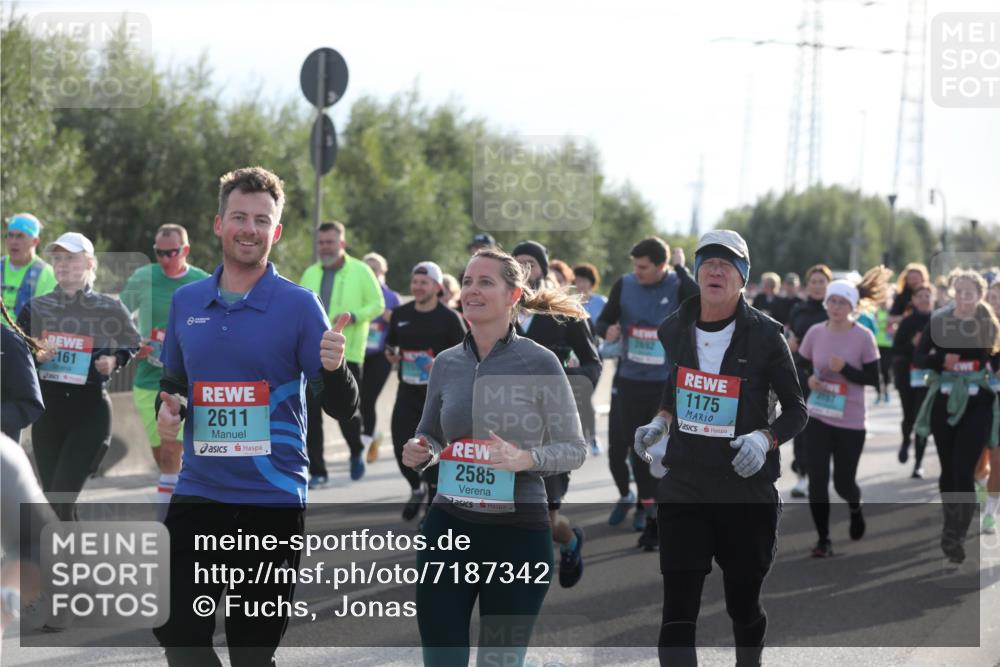 03.10.2024 - Köhlbrandbrückenlauf Fuchs,  Jonas http://msf.ph/oto/7187342 03.10.2024 09:21:43 Position 3 161, 2611, 2585, 2992, 1175 meine-sportfotos.de