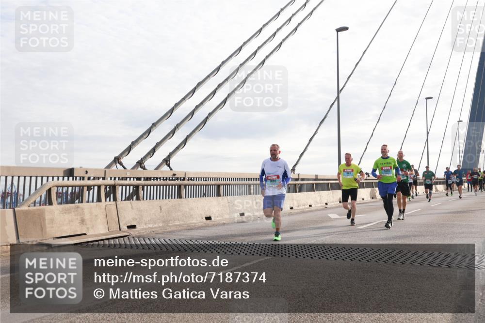 03.10.2024 - Köhlbrandbrückenlauf Matties Gatica Varas http://msf.ph/oto/7187374 03.10.2024 09:26:15 Position 2 1602, 1561, 1878 meine-sportfotos.de