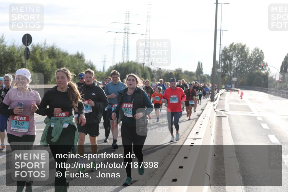 03.10.2024 - Köhlbrandbrückenlauf Fuchs,  Jonas http://msf.ph/oto/7187398 03.10.2024 09:21:47 Position 3 3157, 2567, 70, 3150, 3274 meine-sportfotos.de