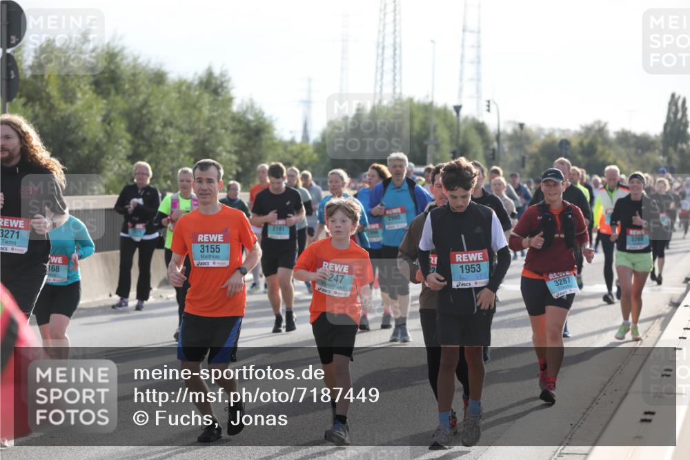 03.10.2024 - Köhlbrandbrückenlauf Fuchs,  Jonas http://msf.ph/oto/7187449 03.10.2024 09:21:51 Position 3 22111, 3271, 168, 3155, 2181, 2980, 247, 1953, 3287, 3268 meine-sportfotos.de
