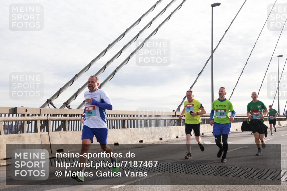 03.10.2024 - Köhlbrandbrückenlauf Matties Gatica Varas http://msf.ph/oto/7187467 03.10.2024 09:26:16 Position 2 1602, 1561, 1878, 2311 meine-sportfotos.de