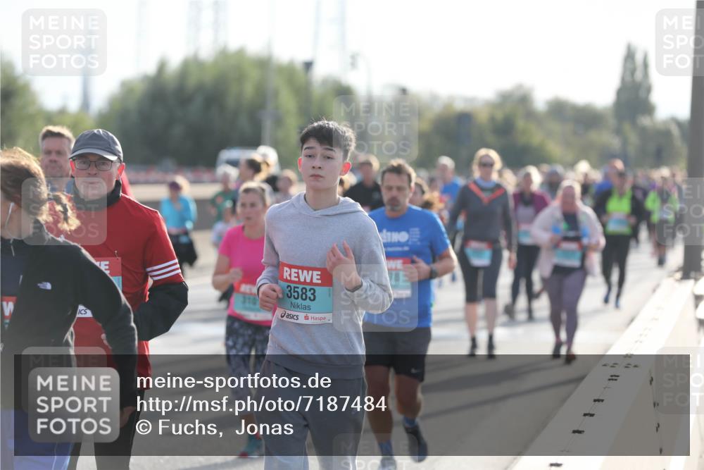 03.10.2024 - Köhlbrandbrückenlauf Fuchs,  Jonas http://msf.ph/oto/7187484 03.10.2024 09:22:18 Position 3 3583 meine-sportfotos.de