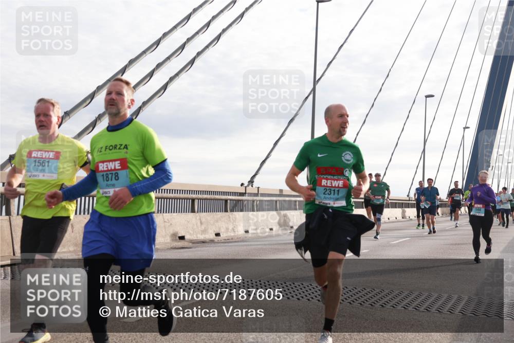 03.10.2024 - Köhlbrandbrückenlauf Matties Gatica Varas http://msf.ph/oto/7187605 03.10.2024 09:26:17 Position 2 1561, 1878, 2311, 1560 meine-sportfotos.de