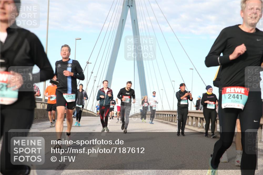 03.10.2024 - Köhlbrandbrückenlauf Jannik Wohlers http://msf.ph/oto/7187612 03.10.2024 09:44:25 Position 2 21, 2475, 349, 3585, 3588, 2441 meine-sportfotos.de