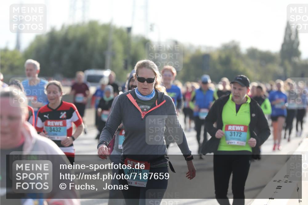 03.10.2024 - Köhlbrandbrückenlauf Fuchs,  Jonas http://msf.ph/oto/7187659 03.10.2024 09:22:28 Position 3 4, 3432, 3083, 3172 meine-sportfotos.de
