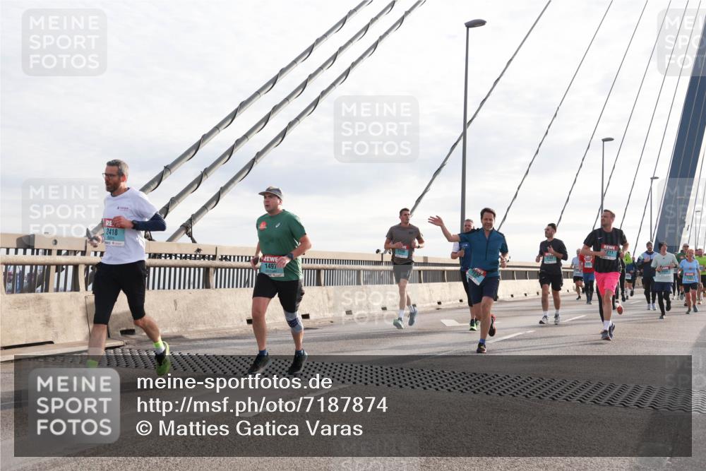 03.10.2024 - Köhlbrandbrückenlauf Matties Gatica Varas http://msf.ph/oto/7187874 03.10.2024 09:26:21 Position 2 2418, 1497, 211, 2182, 1450 meine-sportfotos.de