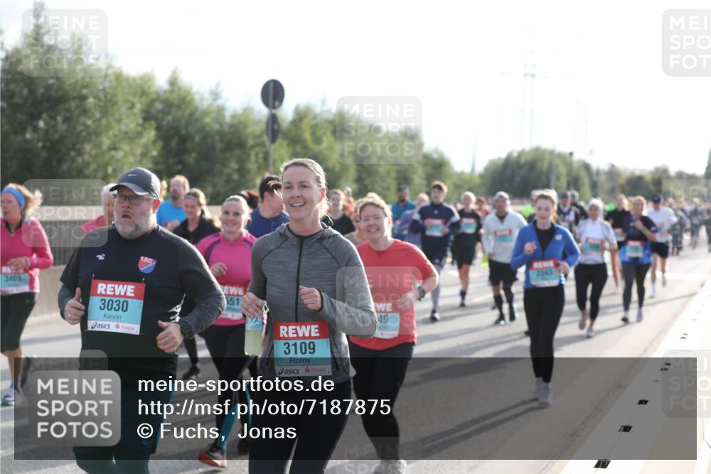 03.10.2024 - Köhlbrandbrückenlauf Fuchs,  Jonas http://msf.ph/oto/7187875 03.10.2024 09:22:47 Position 3 3030, 1, 551, 3109, 49 meine-sportfotos.de