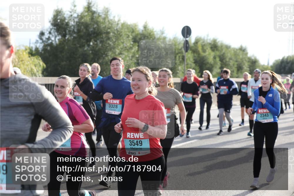 03.10.2024 - Köhlbrandbrückenlauf Fuchs,  Jonas http://msf.ph/oto/7187904 03.10.2024 09:22:49 Position 3 3328, 19, 3549, 2343 meine-sportfotos.de