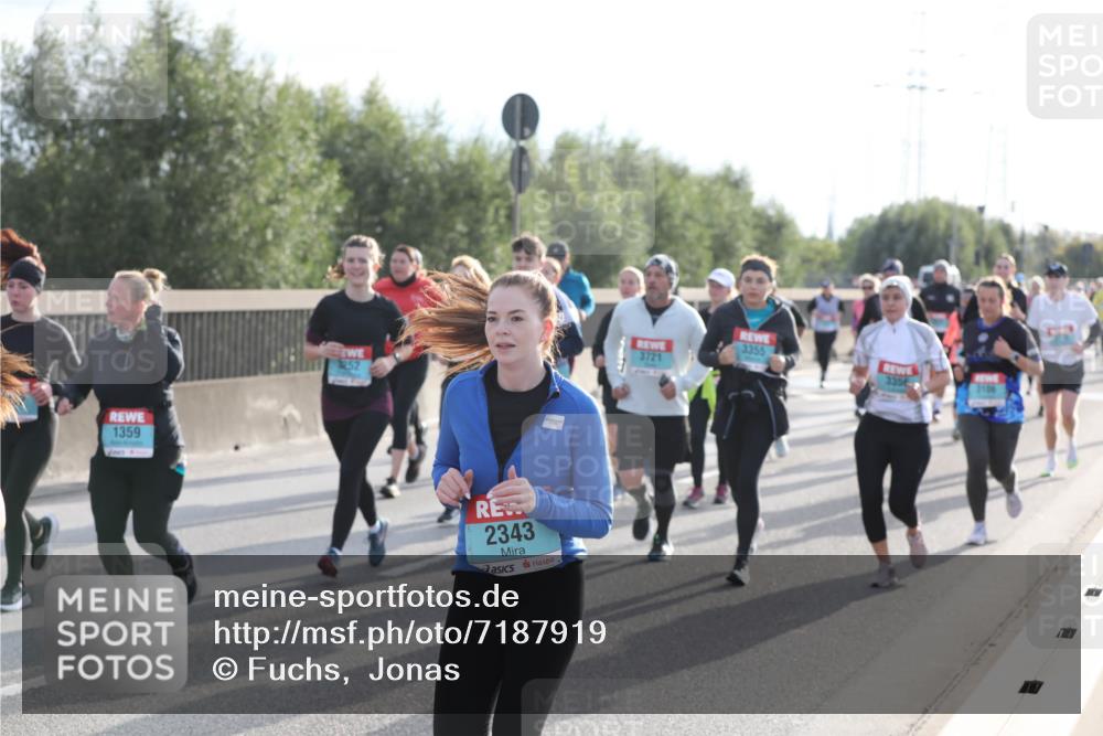 03.10.2024 - Köhlbrandbrückenlauf Fuchs,  Jonas http://msf.ph/oto/7187919 03.10.2024 09:22:50 Position 3 1359, 2343, 3355, 3721, 3356 meine-sportfotos.de
