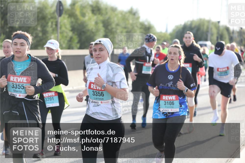 03.10.2024 - Köhlbrandbrückenlauf Fuchs,  Jonas http://msf.ph/oto/7187945 03.10.2024 09:22:52 Position 3 3355, 3201, 3356, 3106 meine-sportfotos.de