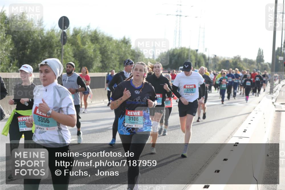 03.10.2024 - Köhlbrandbrückenlauf Fuchs,  Jonas http://msf.ph/oto/7187959 03.10.2024 09:22:53 Position 3 320, 3356, 3106, 3726 meine-sportfotos.de