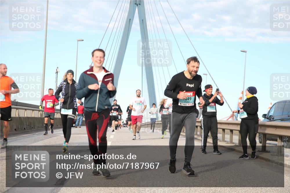 03.10.2024 - Köhlbrandbrückenlauf Jannik Wohlers http://msf.ph/oto/7187967 03.10.2024 09:44:28 Position 2 1596, 849, 3585, 3588 meine-sportfotos.de
