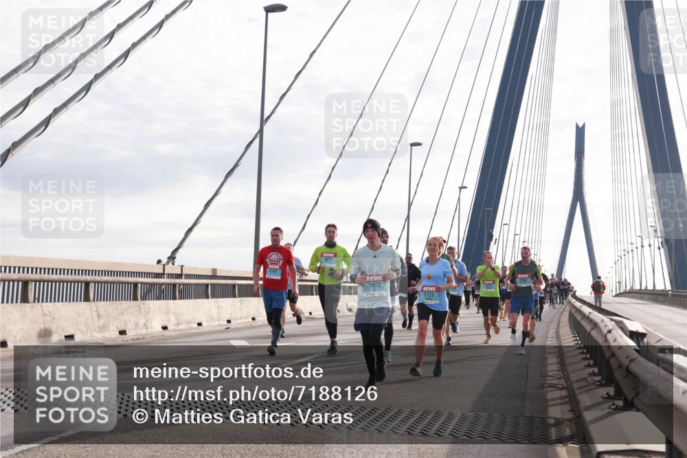 03.10.2024 - Köhlbrandbrückenlauf Matties Gatica Varas http://msf.ph/oto/7188126 03.10.2024 09:26:25 Position 2 1574, 3107, 1450, 2362, 1721 meine-sportfotos.de