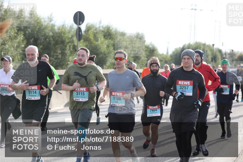 03.10.2024 - Köhlbrandbrückenlauf Fuchs,  Jonas http://msf.ph/oto/7188389 03.10.2024 09:23:08 Position 3 2892, 3114, 3115, 1100, 2954, 3257, 309 meine-sportfotos.de