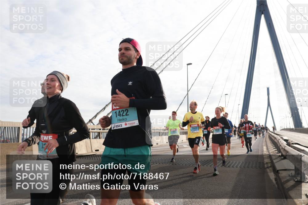 03.10.2024 - Köhlbrandbrückenlauf Matties Gatica Varas http://msf.ph/oto/7188467 03.10.2024 09:26:32 Position 2 1422, 2439, 1464, 2840 meine-sportfotos.de