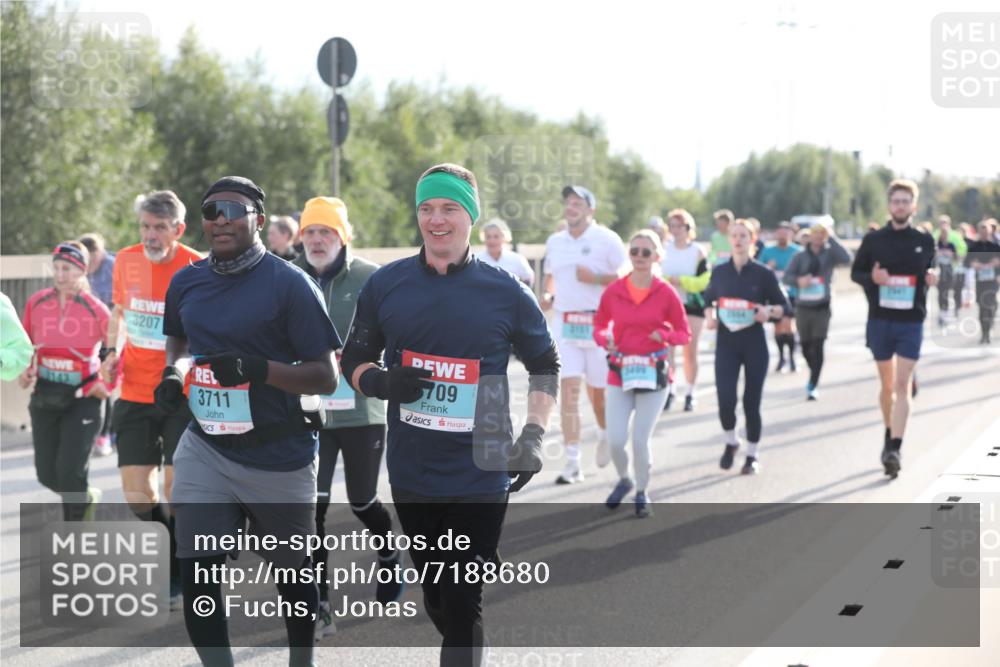 03.10.2024 - Köhlbrandbrückenlauf Fuchs,  Jonas http://msf.ph/oto/7188680 03.10.2024 09:23:11 Position 3 3207, 3711, 709 meine-sportfotos.de