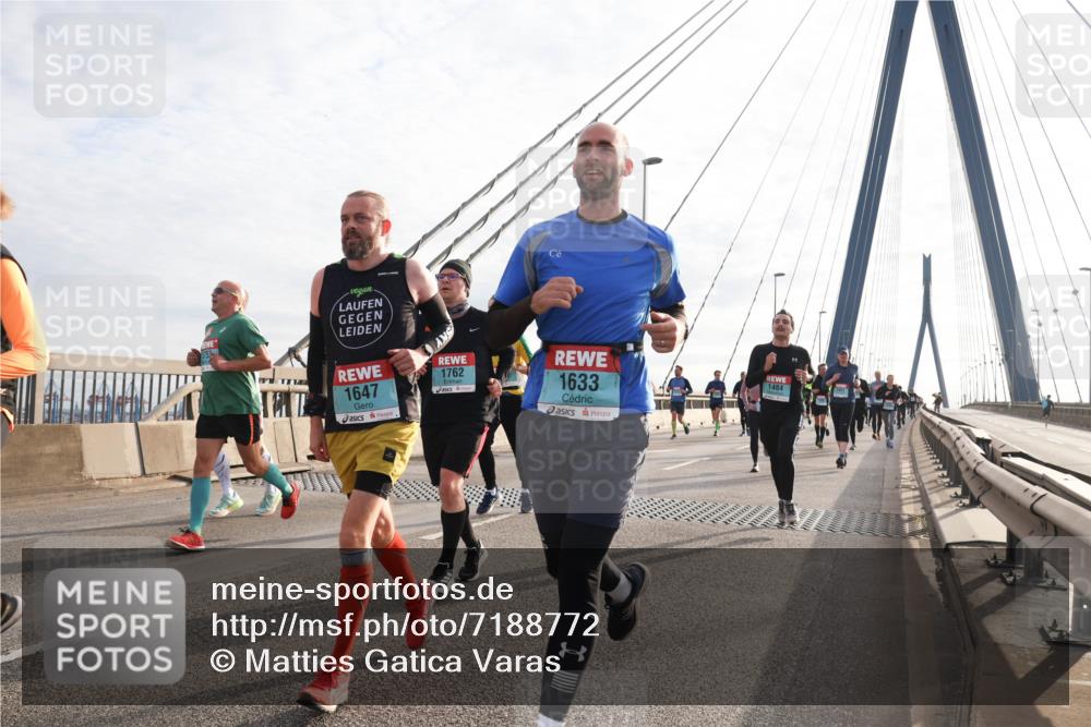 03.10.2024 - Köhlbrandbrückenlauf Matties Gatica Varas http://msf.ph/oto/7188772 03.10.2024 09:26:35 Position 2 1647, 1762, 1633, 1484, 1 meine-sportfotos.de