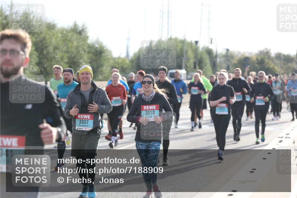 03.10.2024 - Köhlbrandbrückenlauf Fuchs,  Jonas http://msf.ph/oto/7188909 03.10.2024 09:23:15 Position 3 941, 237, 3337, 3010, 2933 meine-sportfotos.de