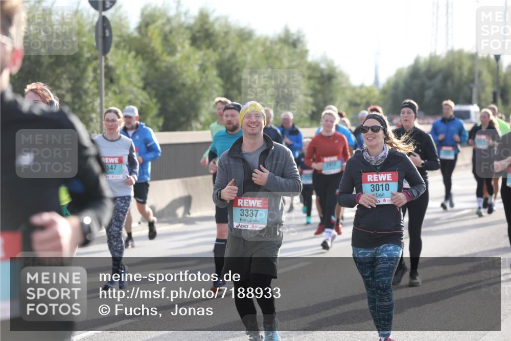 03.10.2024 - Köhlbrandbrückenlauf Fuchs,  Jonas http://msf.ph/oto/7188933 03.10.2024 09:23:16 Position 3 3547, 3337, 2912, 3010 meine-sportfotos.de
