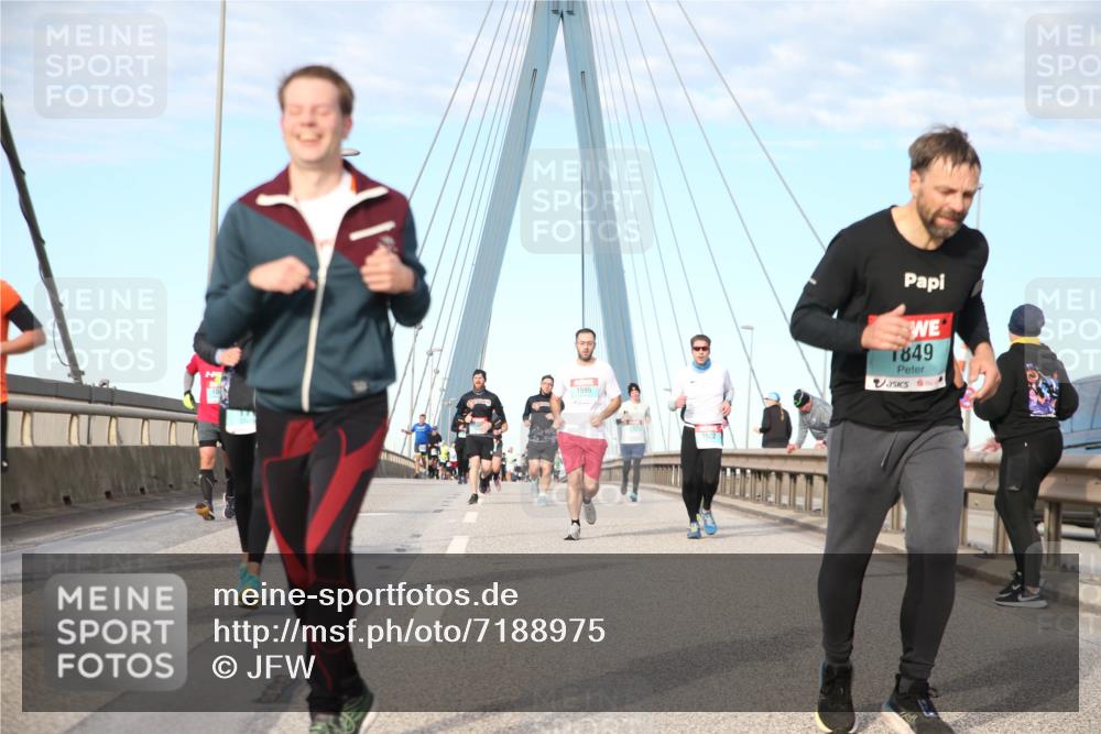 03.10.2024 - Köhlbrandbrückenlauf Jannik Wohlers http://msf.ph/oto/7188975 03.10.2024 09:44:28 Position 2 1596, 1849 meine-sportfotos.de