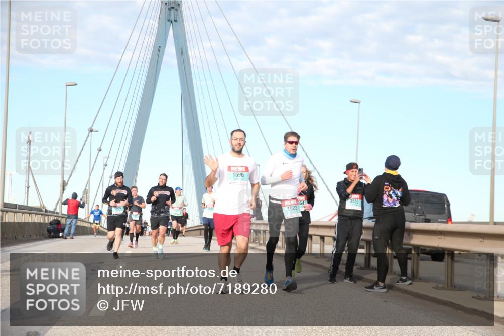 03.10.2024 - Köhlbrandbrückenlauf Jannik Wohlers http://msf.ph/oto/7189280 03.10.2024 09:44:31 Position 2 1596, 954, 1522, 3585 meine-sportfotos.de