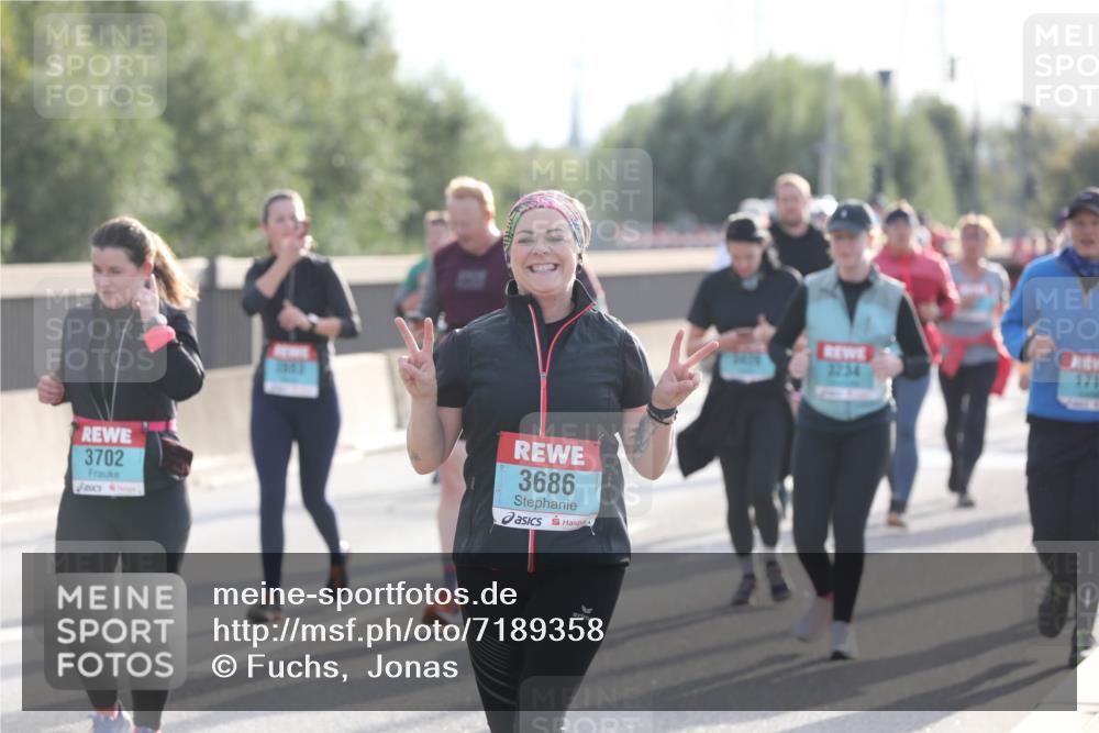 03.10.2024 - Köhlbrandbrückenlauf Fuchs,  Jonas http://msf.ph/oto/7189358 03.10.2024 09:23:25 Position 3 3702, 3686, 2234, 171 meine-sportfotos.de