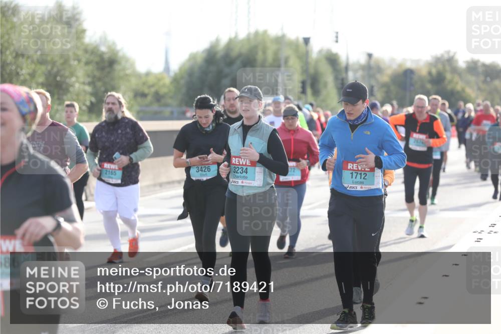 03.10.2024 - Köhlbrandbrückenlauf Fuchs,  Jonas http://msf.ph/oto/7189421 03.10.2024 09:23:26 Position 3 586, 93, 2165, 3426, 3234, 1712 meine-sportfotos.de