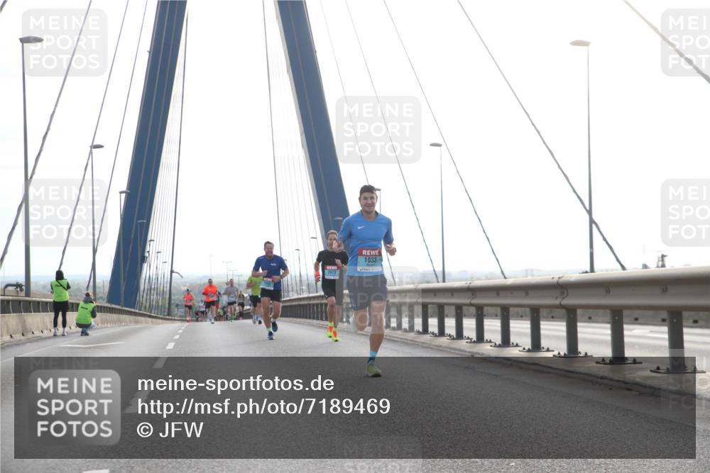 03.10.2024 - Köhlbrandbrückenlauf Jannik Wohlers http://msf.ph/oto/7189469 03.10.2024 09:18:47 Position 1 2673, 1033 meine-sportfotos.de